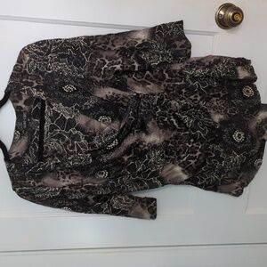 Boho Chic Sz M Black and White V Neck Wrap Top with Three Quarter Sleeves